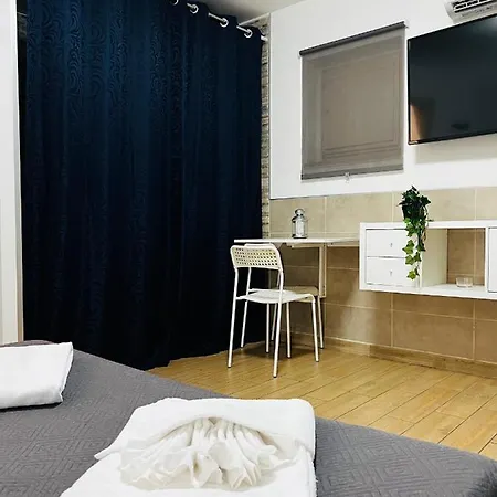 Caronda House Living